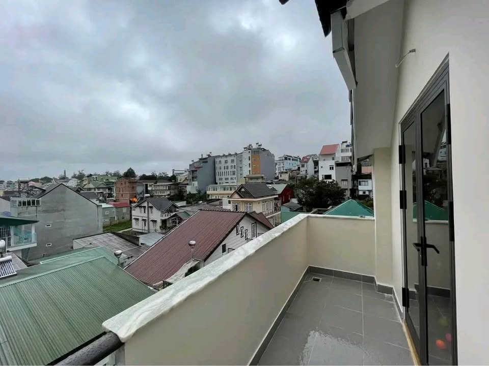 Bán Nhà Phố - Đã Hoàn Công Nguyễn Công Trứ, P8, Đà Lạt gần Đại Học Đà Lạt 10,9 tỷ - Ảnh 3